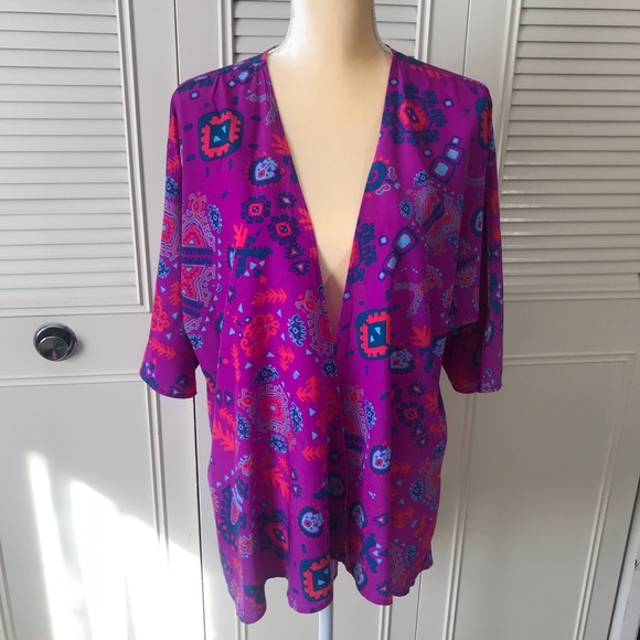 LuLaRoe Tops - LulaRoe purple kimono
